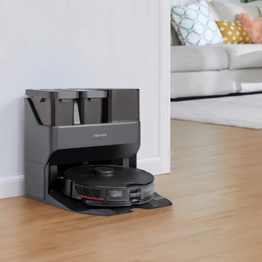 Robotic floor cleaner with its docking station