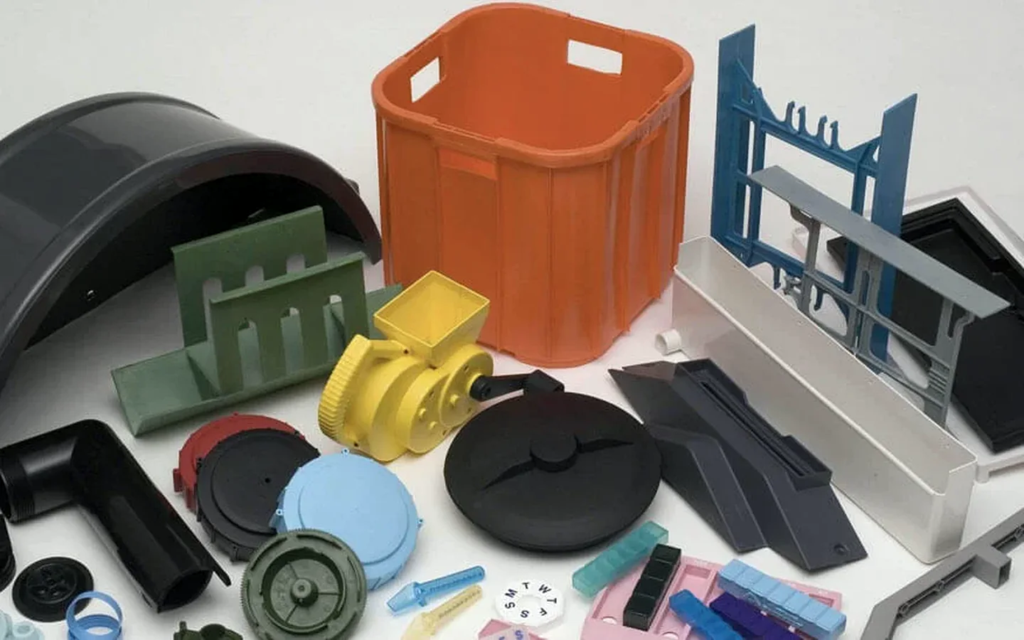 Engineering plastic parts manufactured from common thermoplastic material families