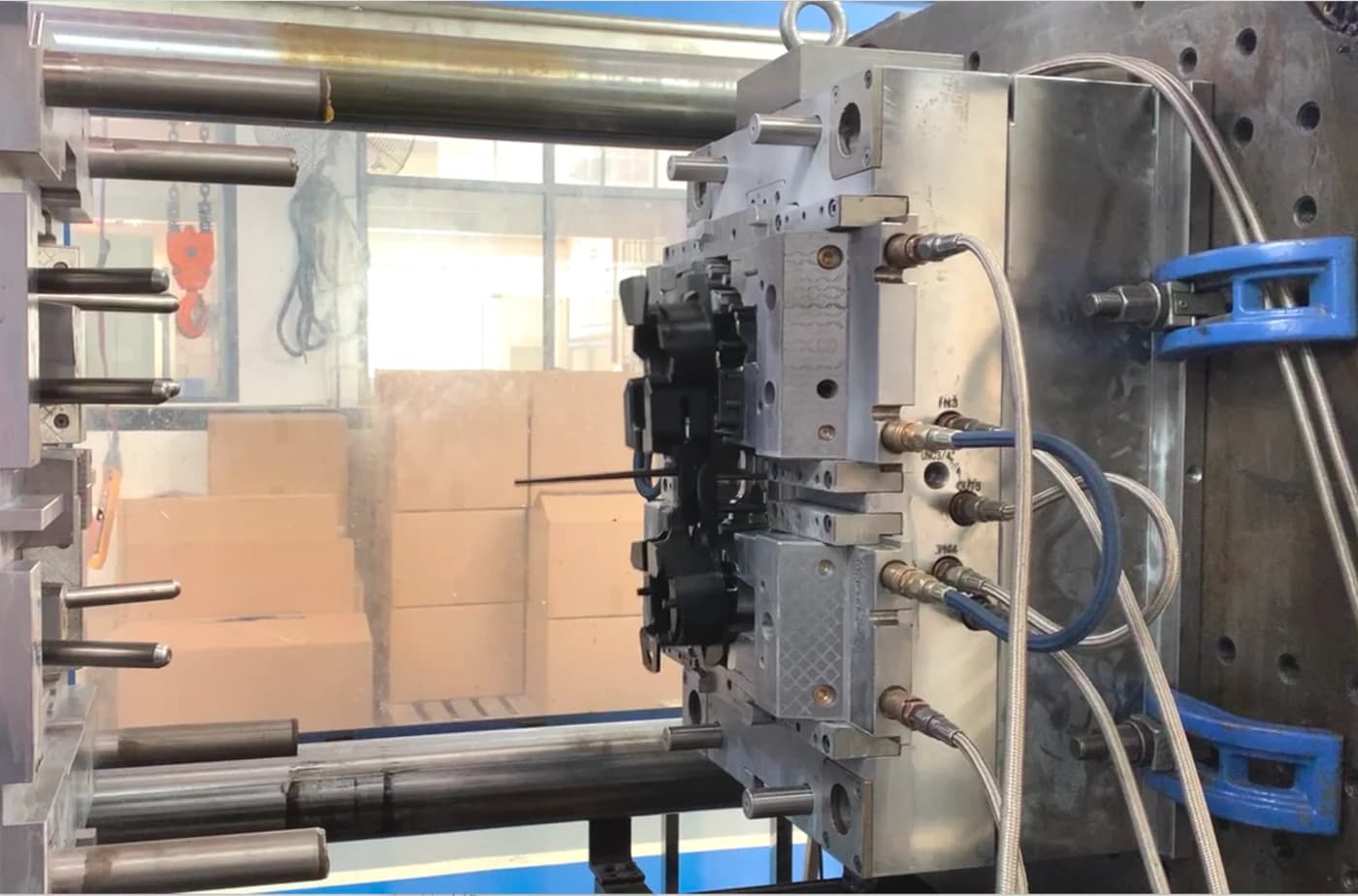 Injection mold trial at Arktech