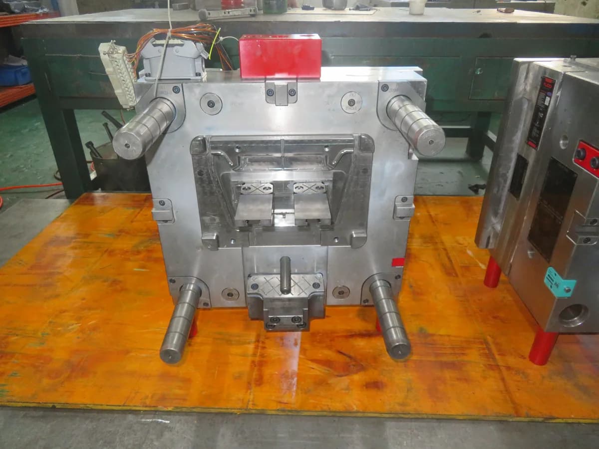 Arktech injection mold