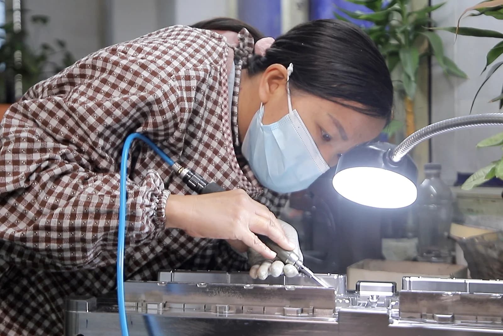 Injection mold cavity polishing work in the Arktech toolroom